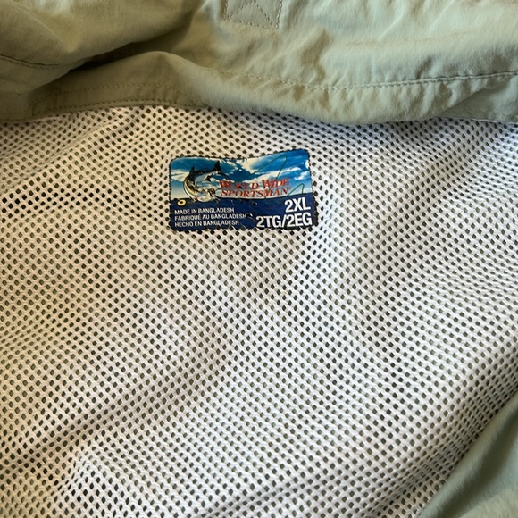 🎣 Bass Pro Shops Sage Green Casual Button Down Lightweight Shirt - Picture 9 of 10